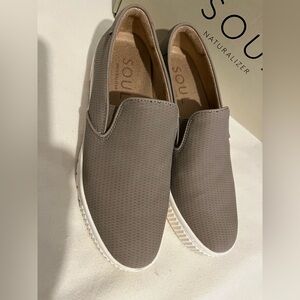 SOUL Naturalizer Women’s Taupe Slip-On Loafers